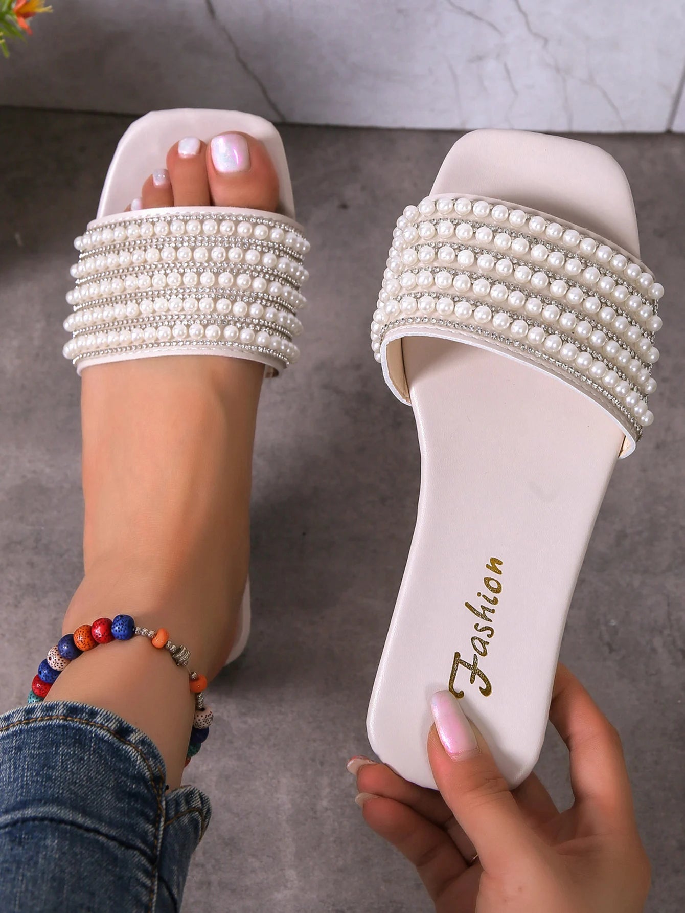 Sandalias planas de moda para mujer